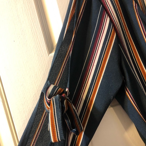 Beautiful Striped Jumpsuit size Medium - Picture 6 of 11